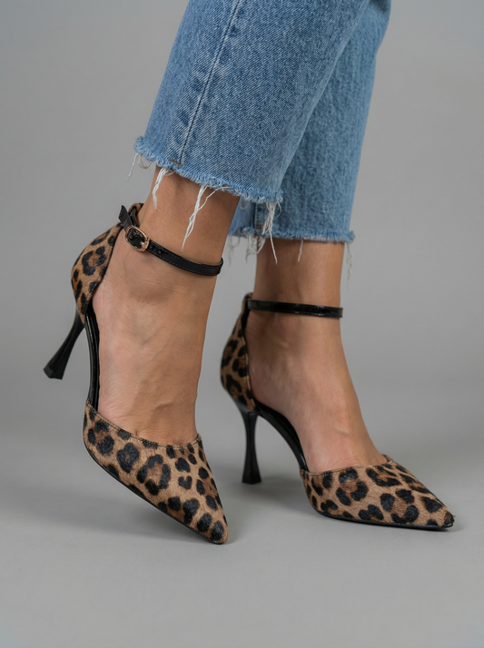 Cielo – zapato de salón celeste con piel suave